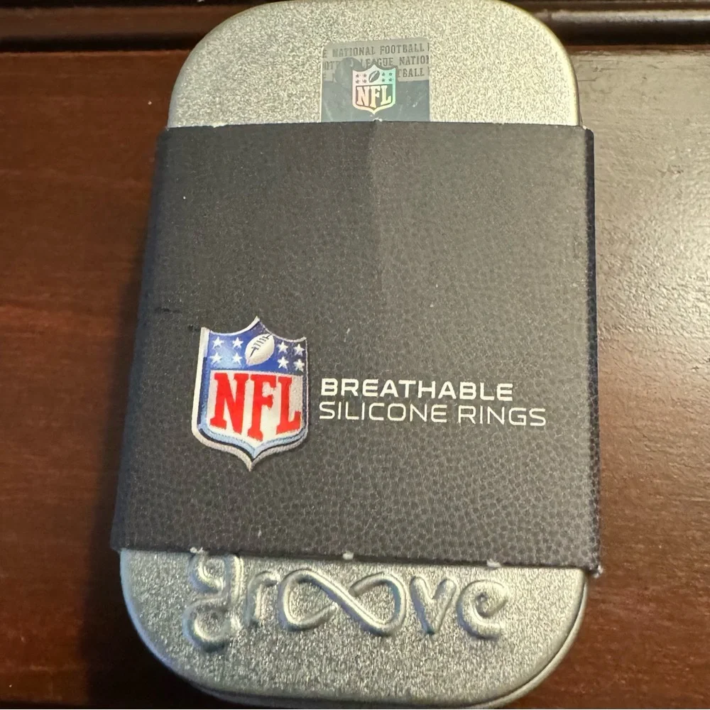 Groove Life NFL Patriots Silicone Ring Size 8 NIB
